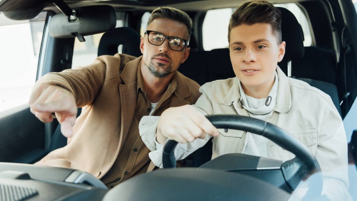 oung driver getting cheap car insurance quote with good student discount 2026